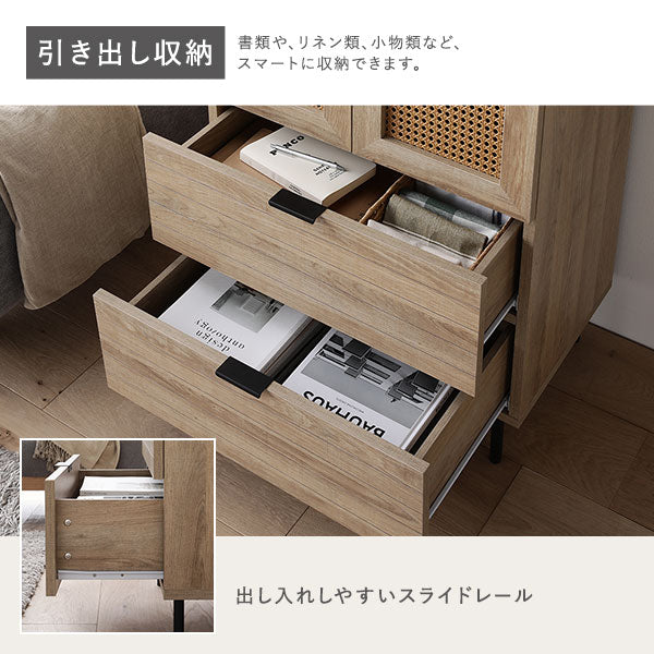 引き出し収納は、書類や、リネン類、小物類など、スマートに収納できます。
