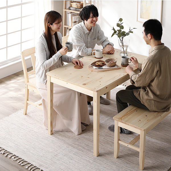 パイン材を使用したぬくもりあるダイニングベンチ・ミオン