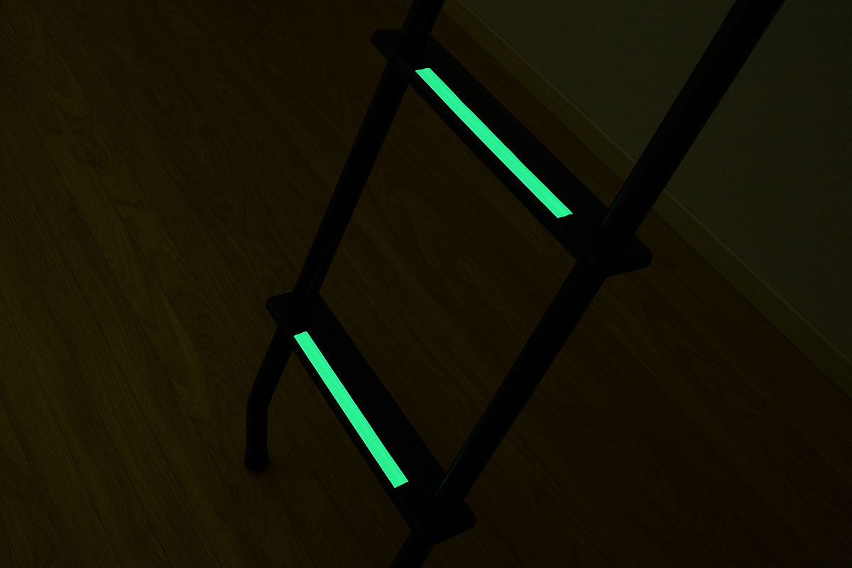 夜 見えやすい 安全