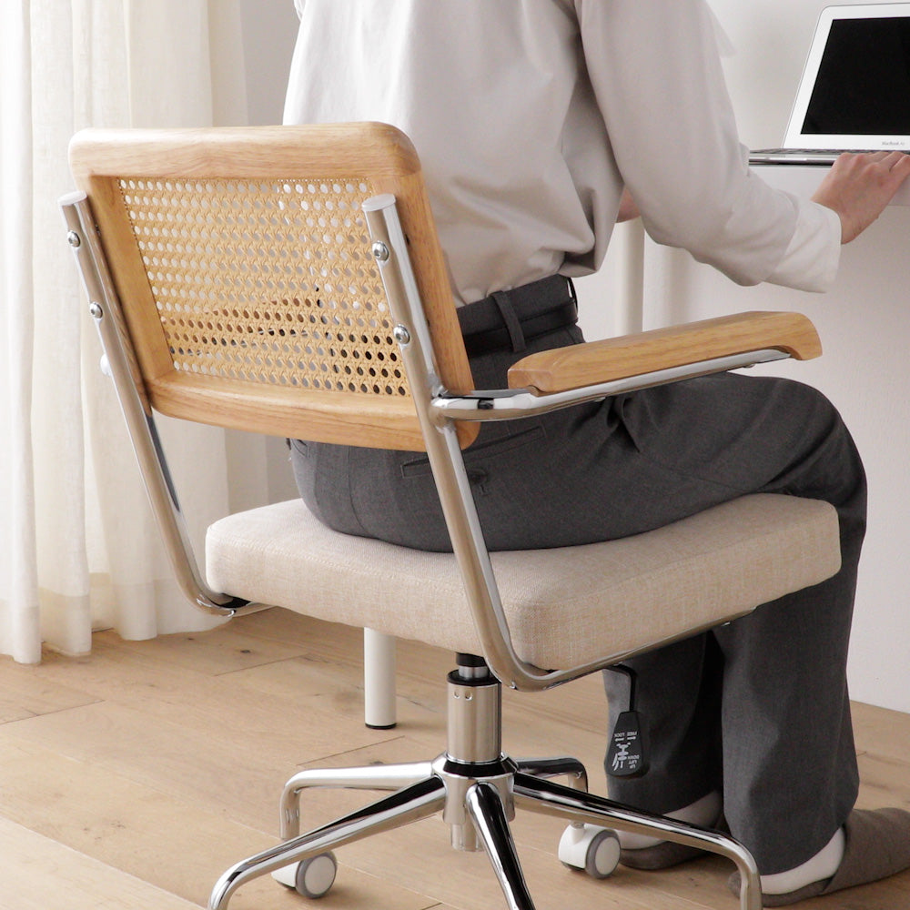 360°回転&キャスター付き