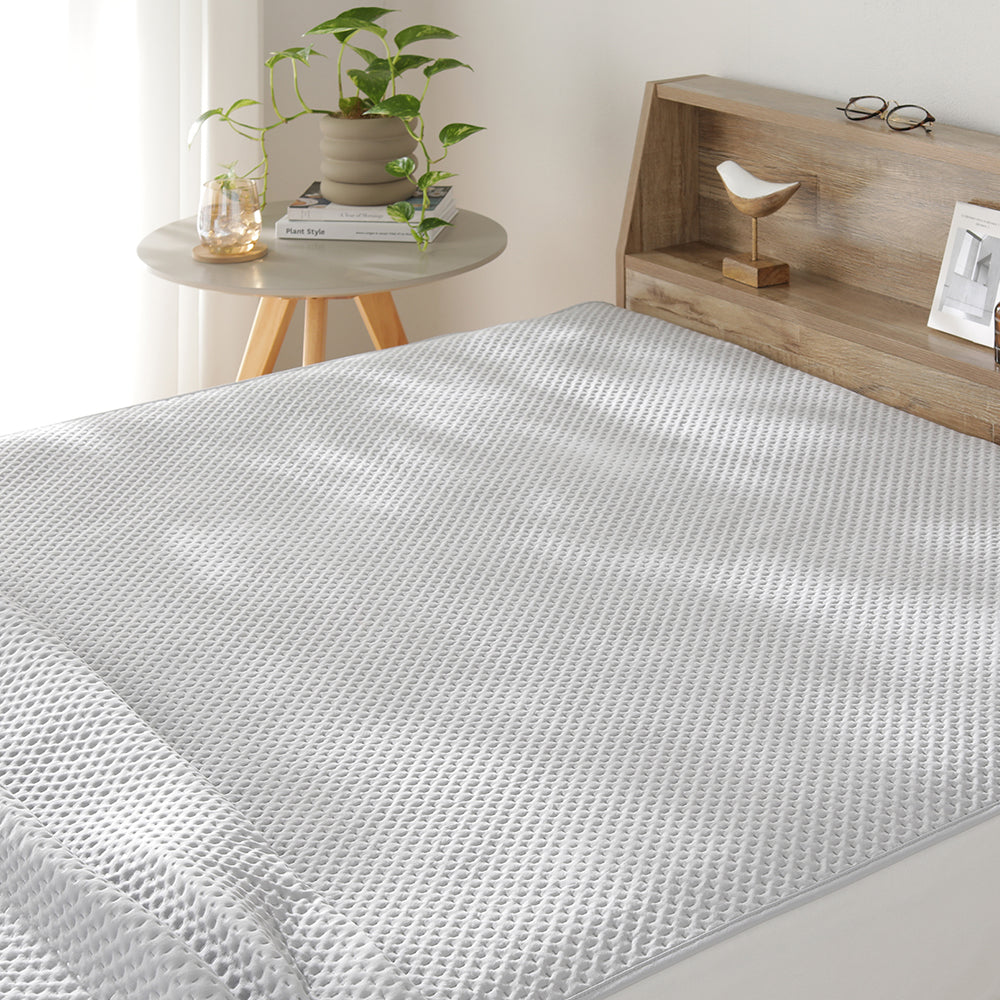 イブル風 洗えるグリッドキルト 『waffulto ワッフルト』 敷きパッド単品 ライトグレー
