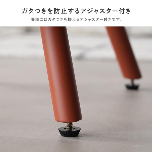 ガタつきを防止するアジャスター付き