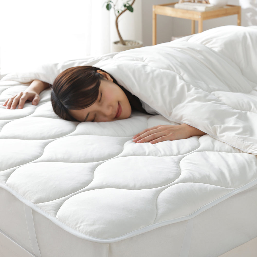 とろとろニット×人工羽毛 洗える 敷きパッド 春夏秋3シーズン 『Mermin マーミン』 ミルク