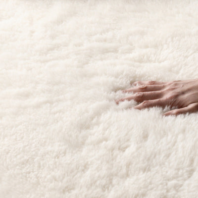 約3cmのロングファーにうずもれる