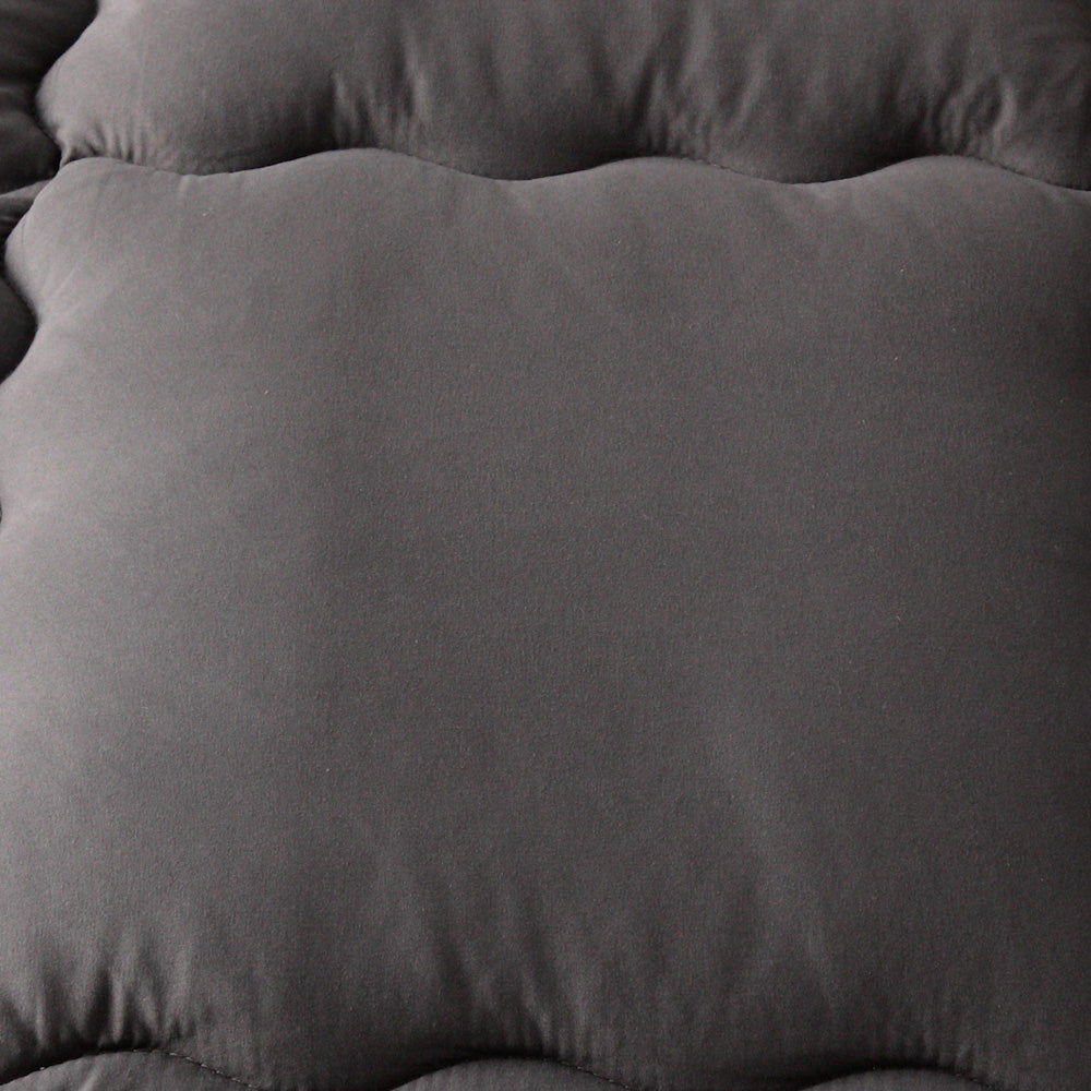 しっとりとした風合いで柔らかな心地の良い肌触りです。