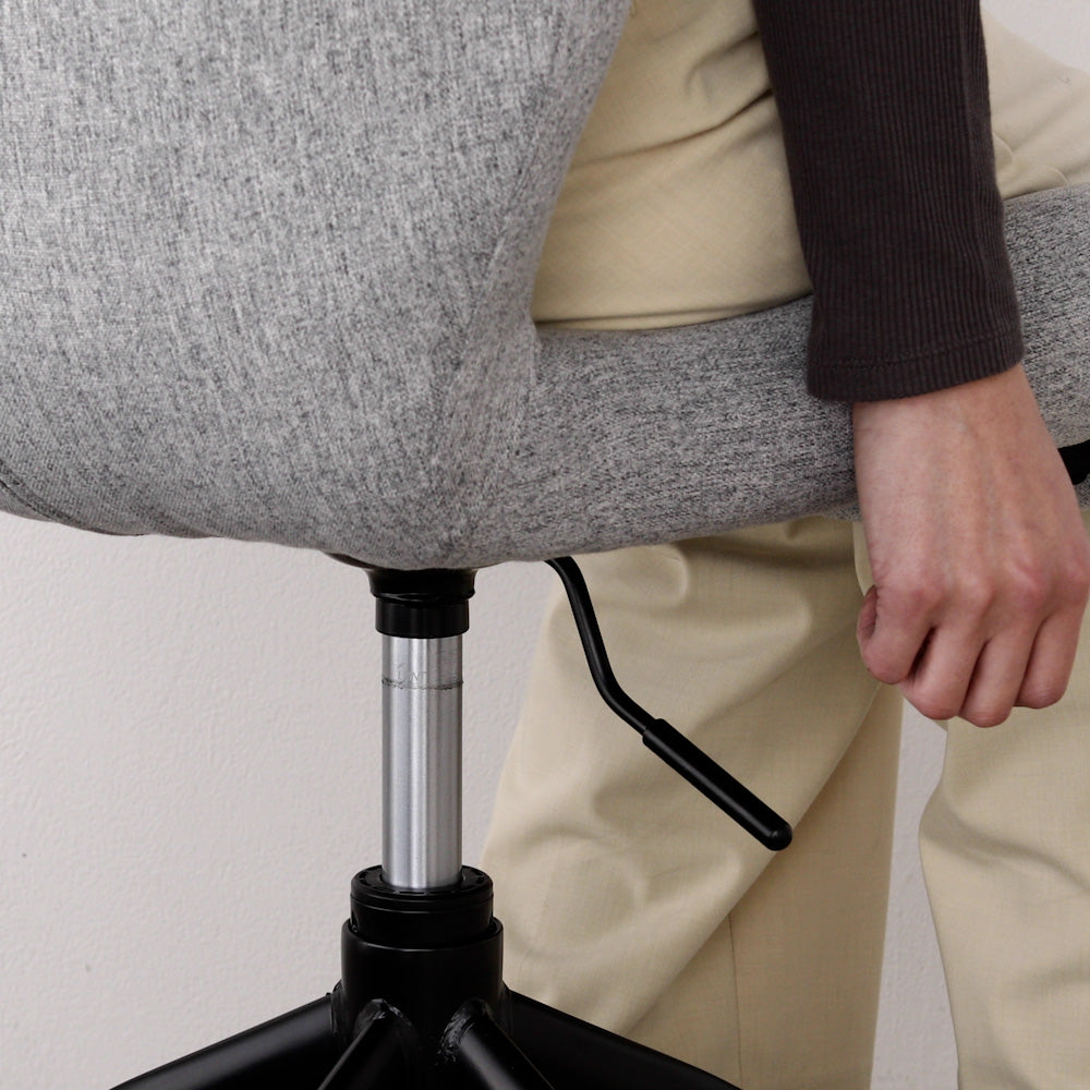 昇降式で自分にピッタリの高さを